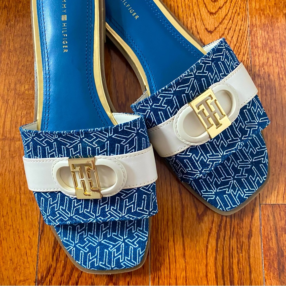 Tommy Hilfiger women sandals/slides size 8 1/5, 8.5